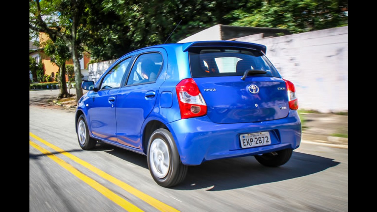 Contra baixas vendas, Toyota faz promoção com o Etios