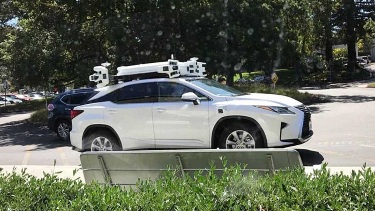 Un Lexus RX 450h autonome d'Apple