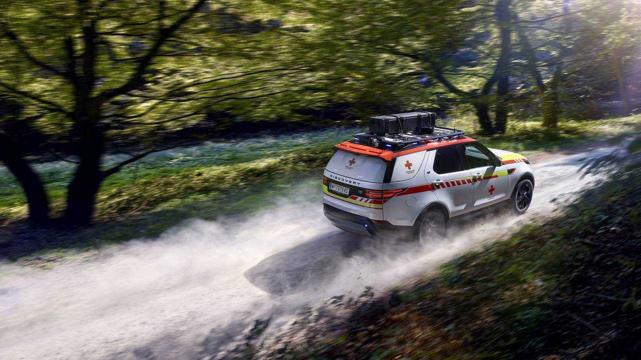 Land Rover Discovery Red Cross Emergency Response Vehicle