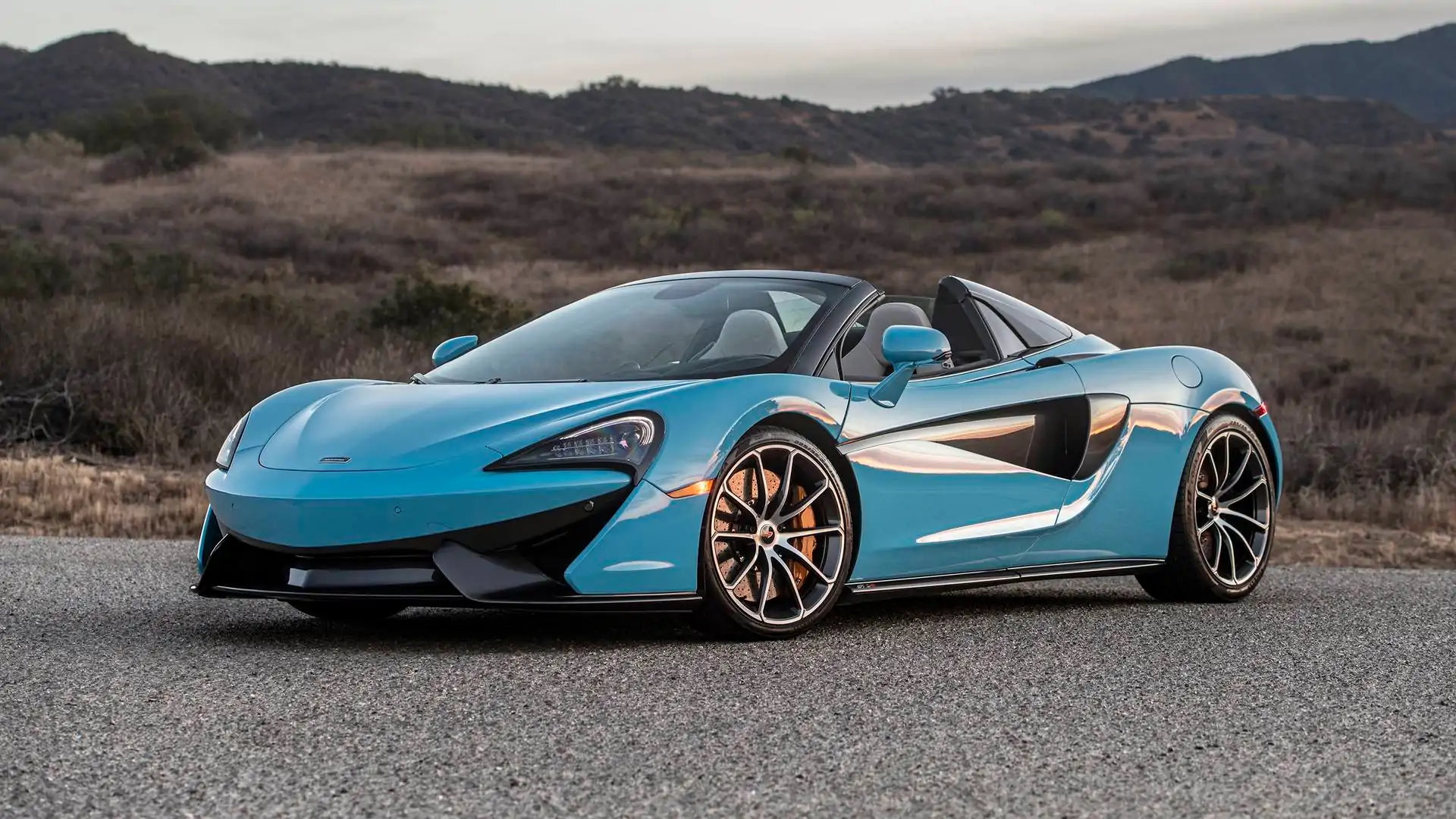 McLaren 570S Spider é lançado no Brasil por R$ 2,2 milhões