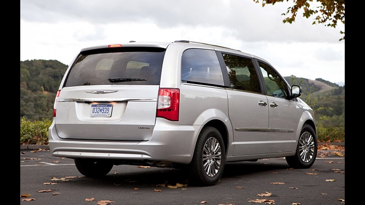 FCA faz recall da Town & Country no Brasil por risco de incêndio