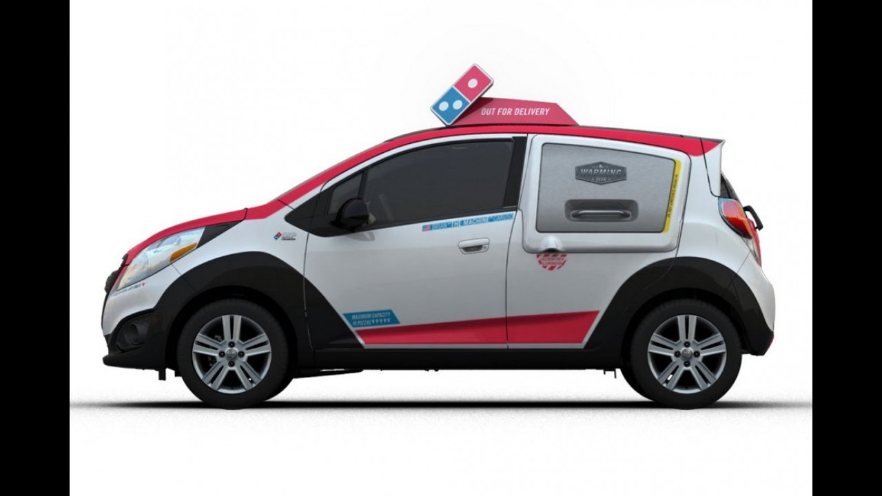 Tá com fome? Novo carro da Domino's é capaz de entregar 80 pizzas