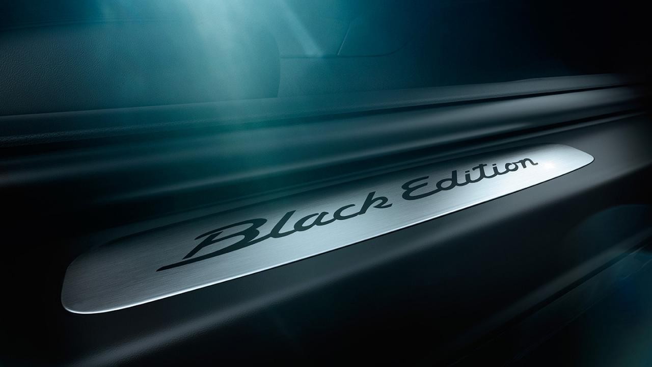 Galeria: Porsche divulga imagens dos novos 911 e Boxster Black Edition