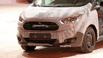 Ford Tourneo Courier casus fotoğrafları