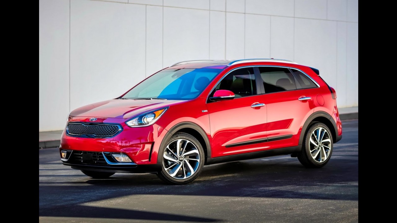 Flagra: inédito crossover baseado no Kia Rio já aparece em testes