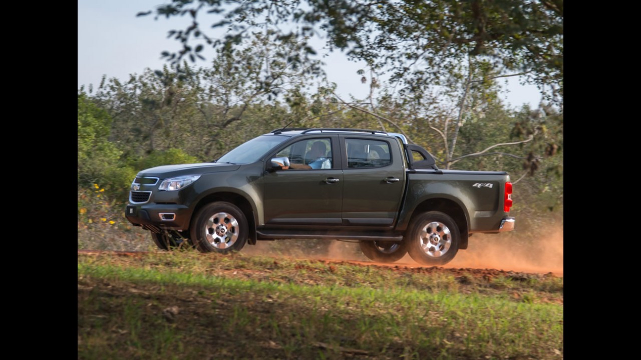 Vendas maio: Corolla bate Prisma e se torna o sedã mais vendido do país; Palio dispara