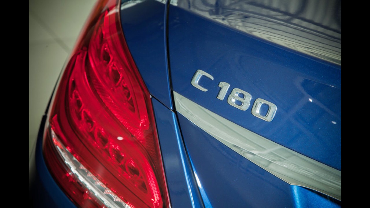 Mercedes C180 ganha motor 1.6 turboflex no Brasil