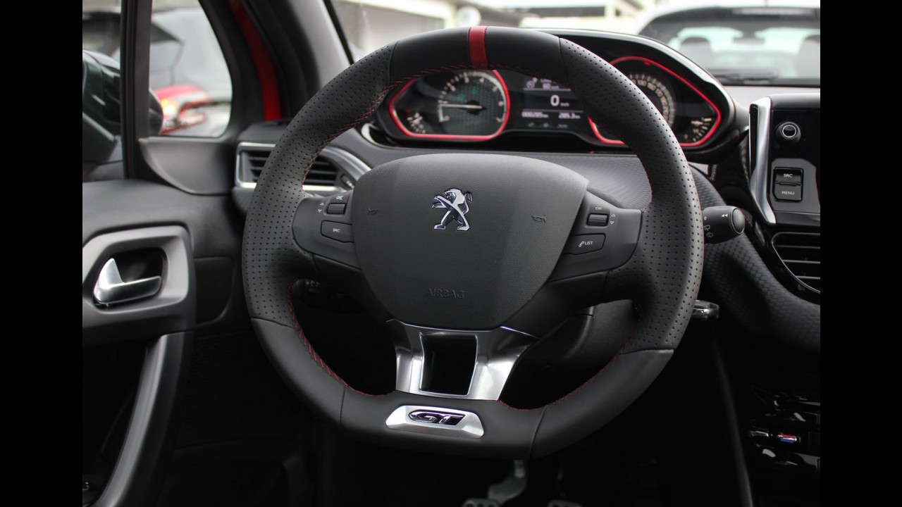 Peugeot lança novos 208 1.2 Puretech e 208 GT - veja preços