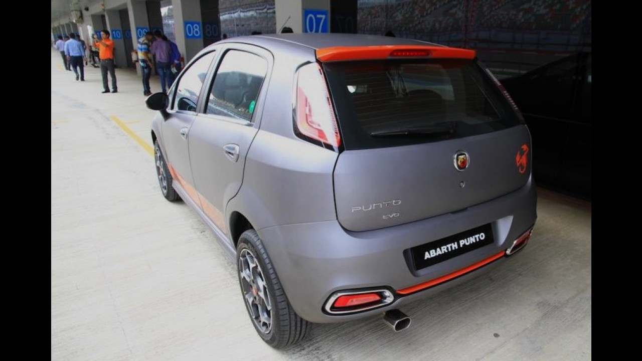 Fiat Punto reestilizado agora aparece na versão Abarth - veja fotos