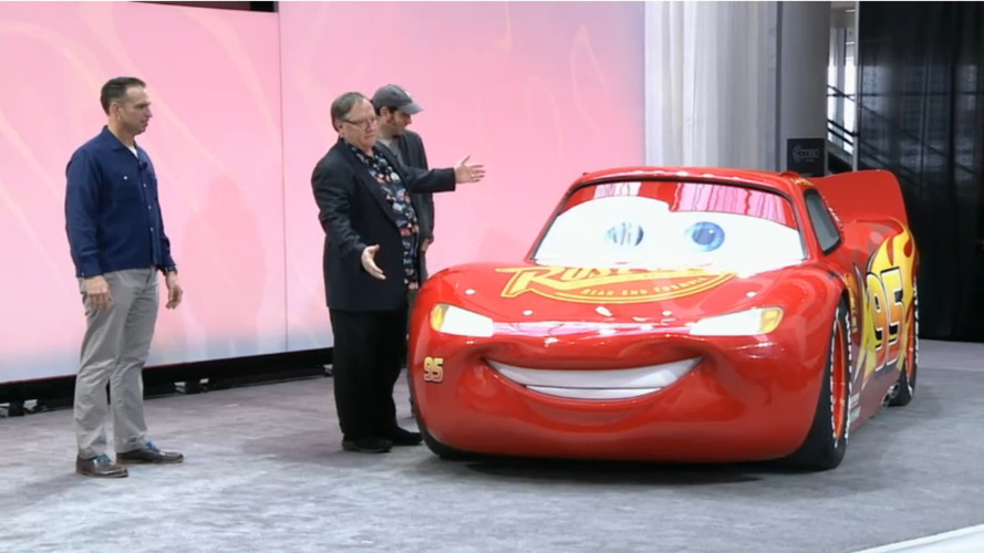 Carros 3 - Relâmpago McQueen no Salão de Detroit