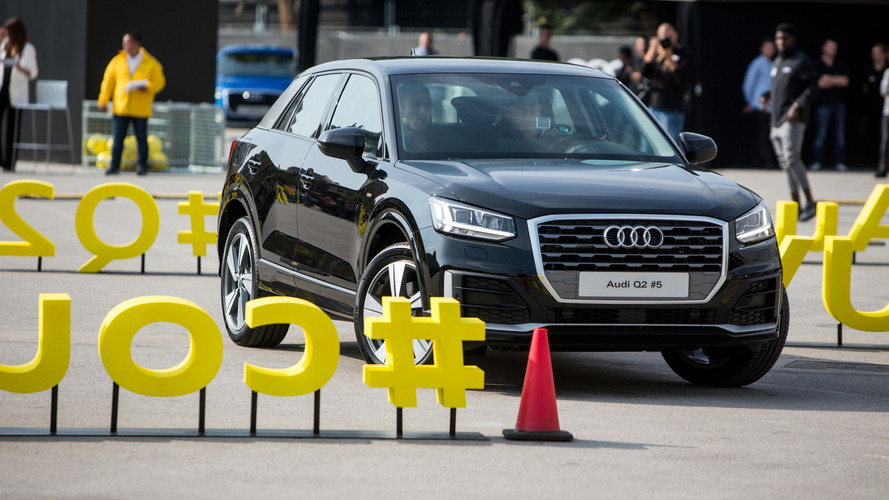 Barcelona players receive new Audi cars