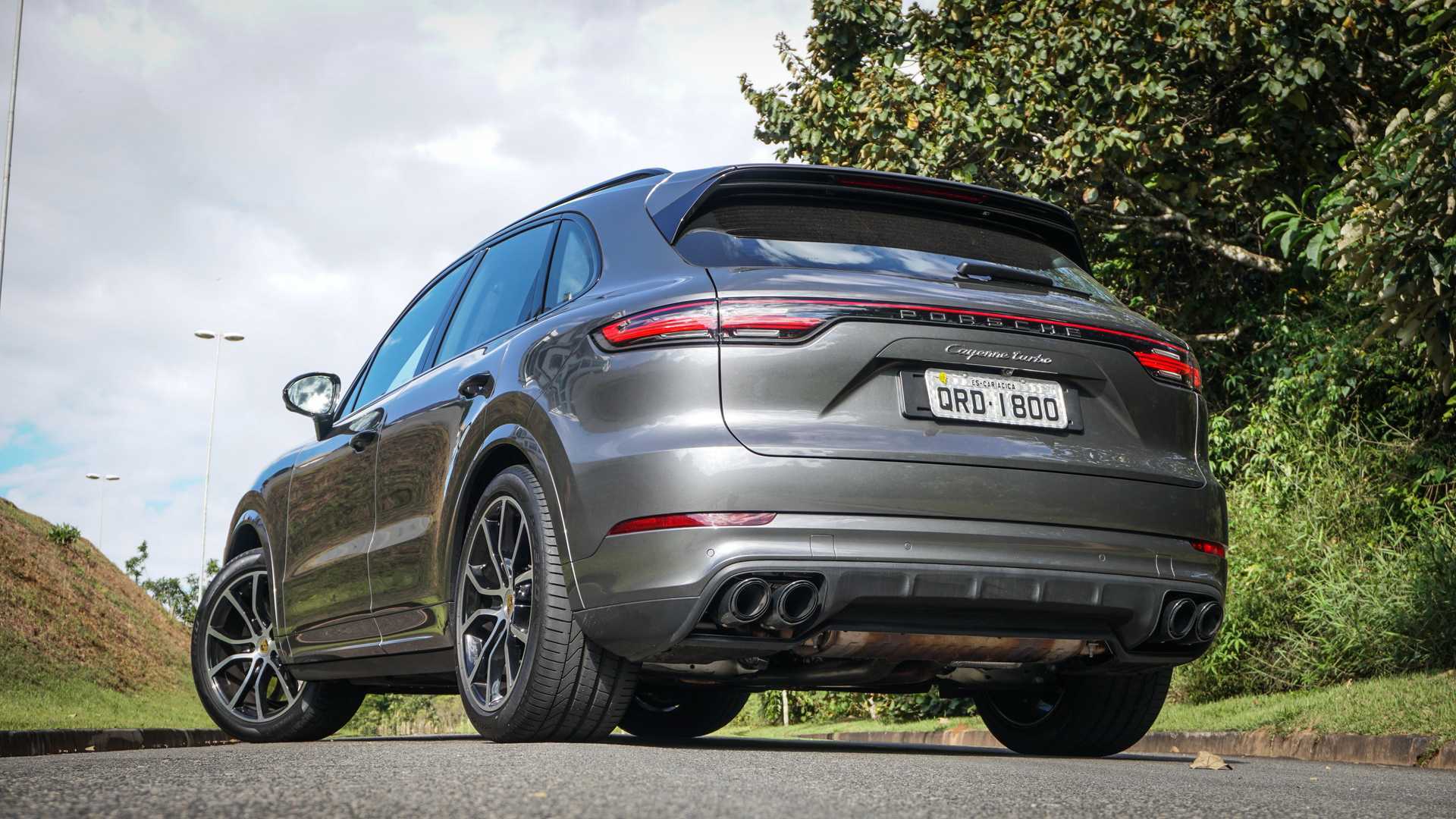 Teste Porsche Cayenne Turbo, um "transatlântico" metido a 911