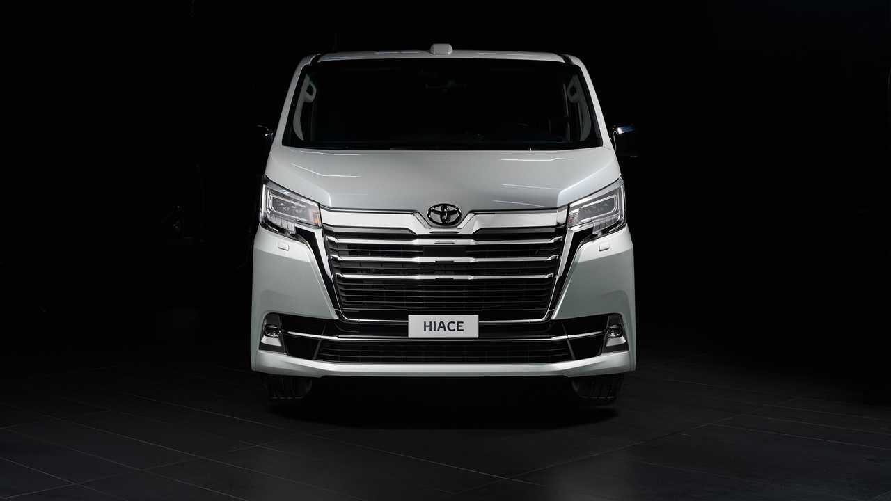 Toyota Hiace VIP для России