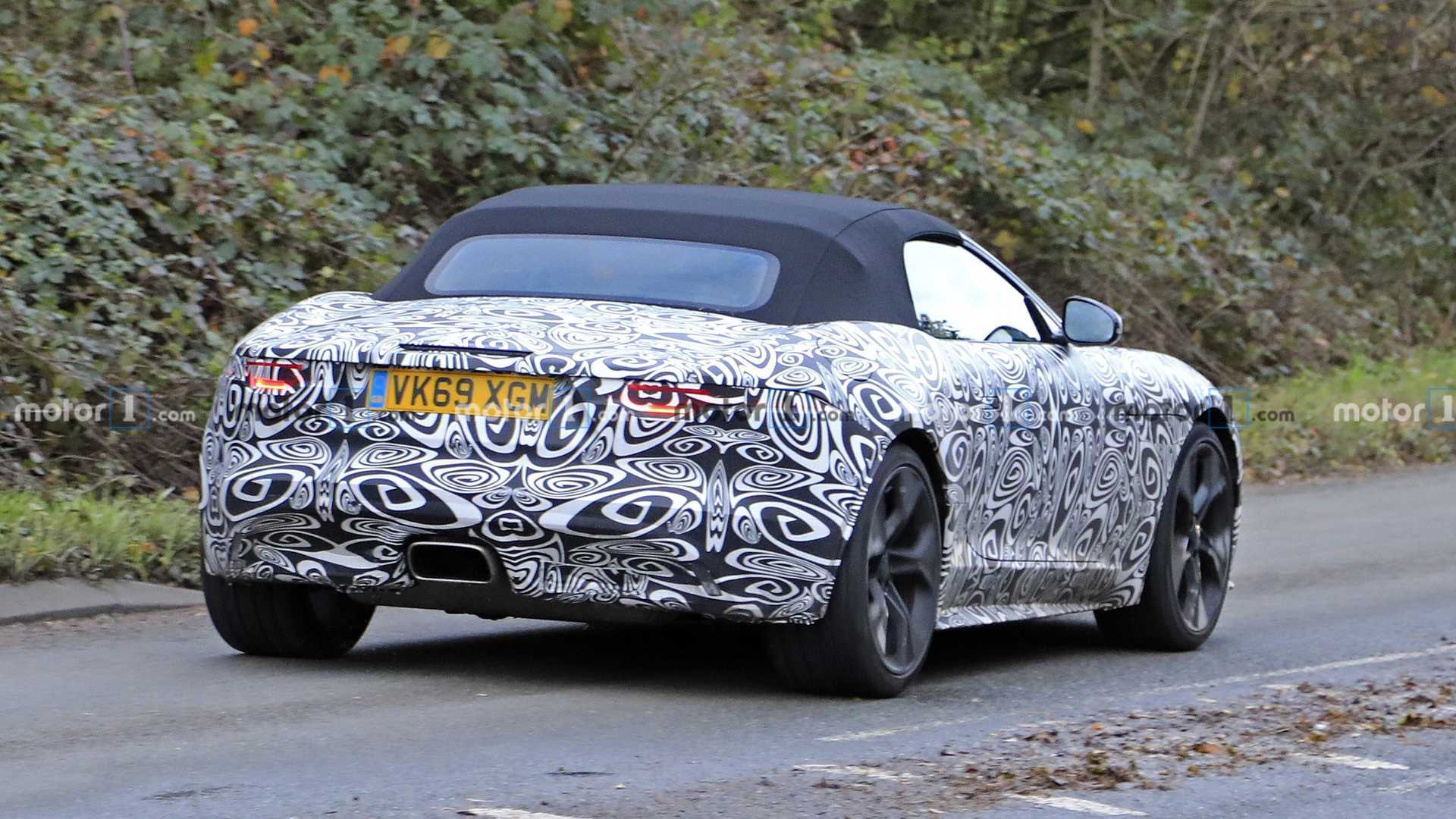 2021-jaguar-f-type-convertible-spy-photo