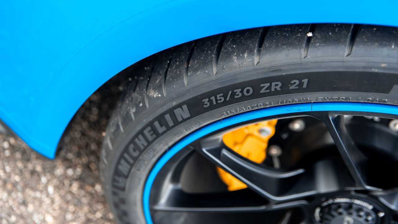 Porsche 911 GT3 (992) e Alfa Romeo Giulia GTAm - Prova su strada e in pista