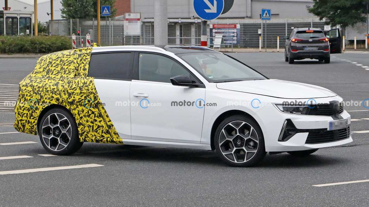 Opel Astra Sports Tourer 2021, fotos espía