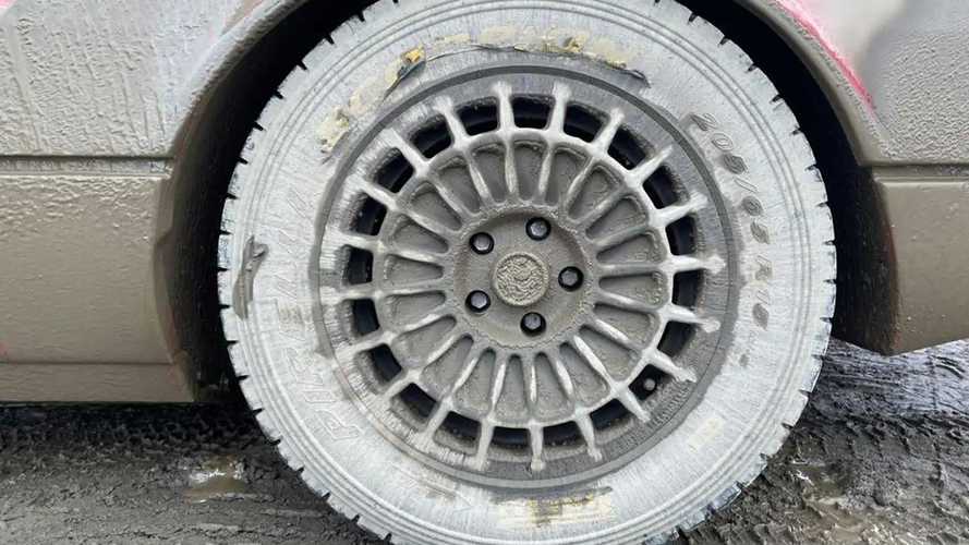 una-ferrari-308-gtsi-nell-artico.jpg