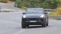 2018 Porsche Macan facelift spy photo