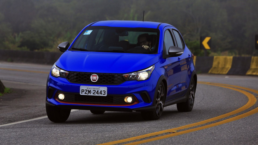Fiat Argo HGT MT vs. Renault Sandero R.S. Racing Spirit
