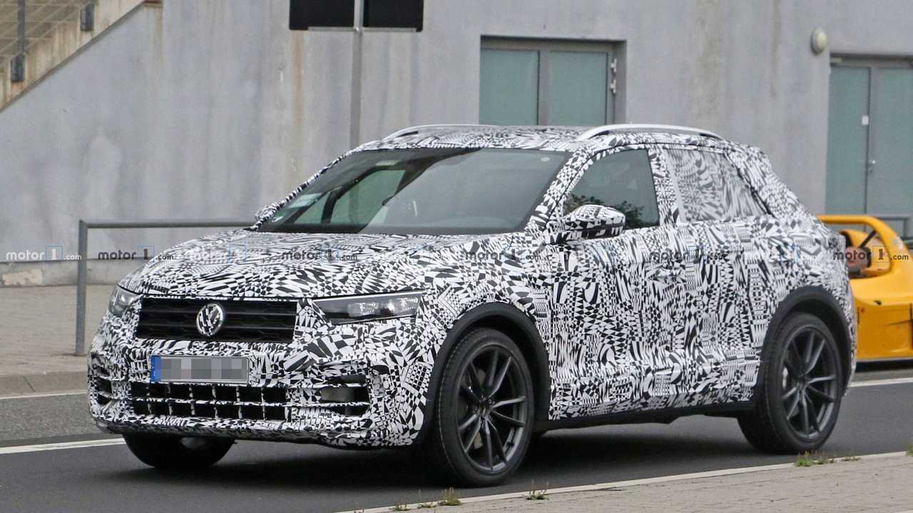 2019 VW T-Roc R spy photo