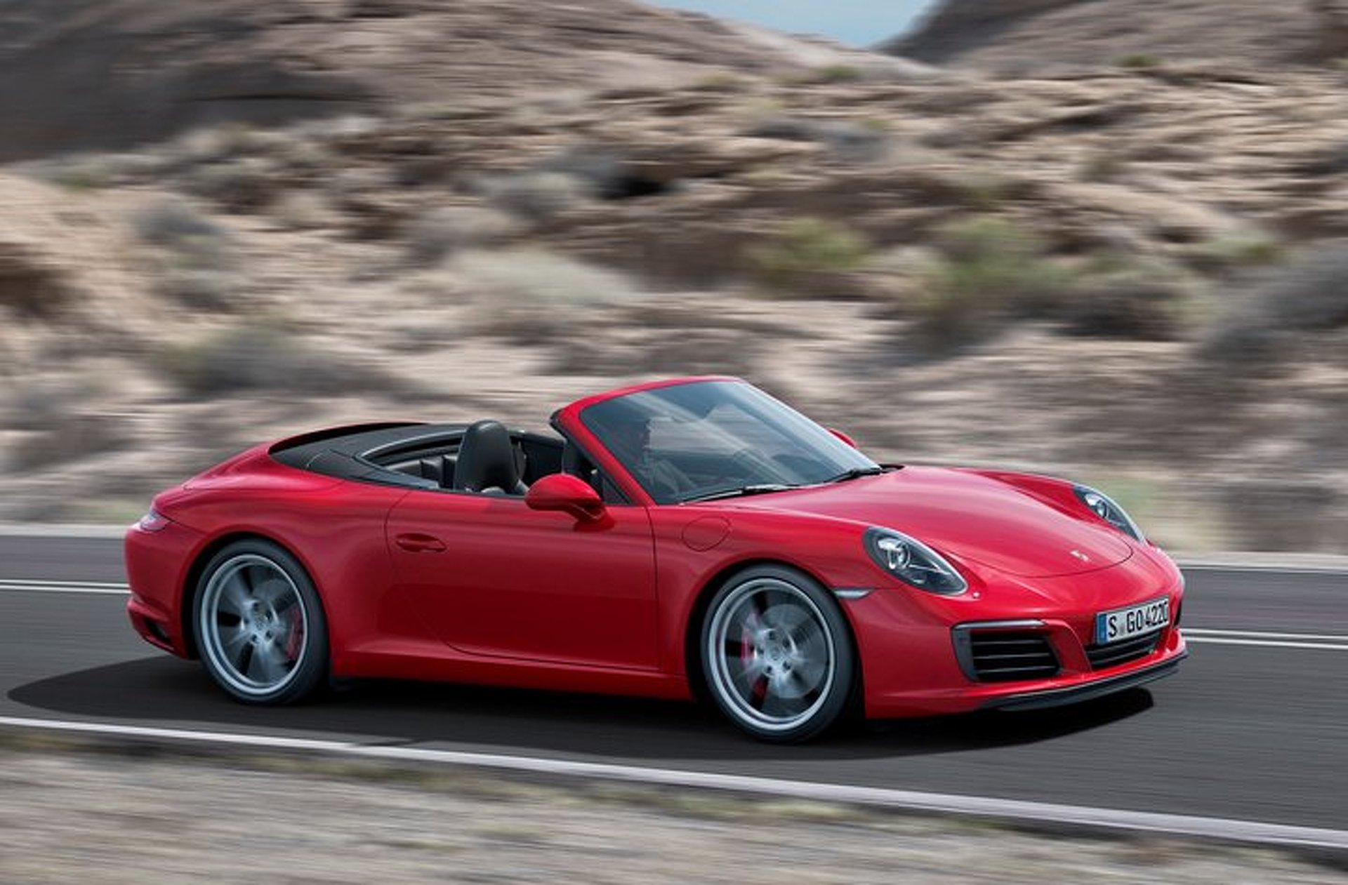 Examining The Differences Between The Old And New Porsche 911 Carrera
