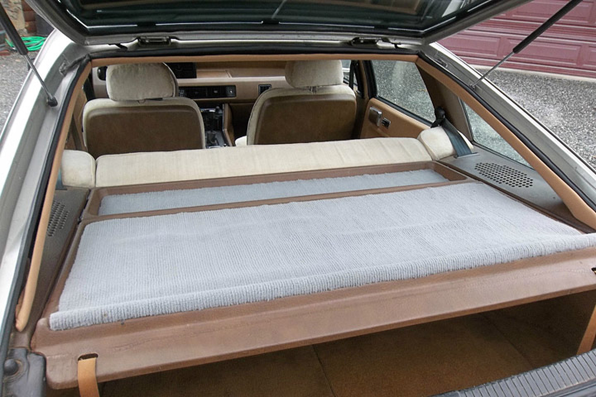 This 1980 Rover SD1 Survivor is a Rare Sight in the US