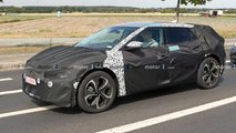 Kia EV Spy Shots da solo tre quarti