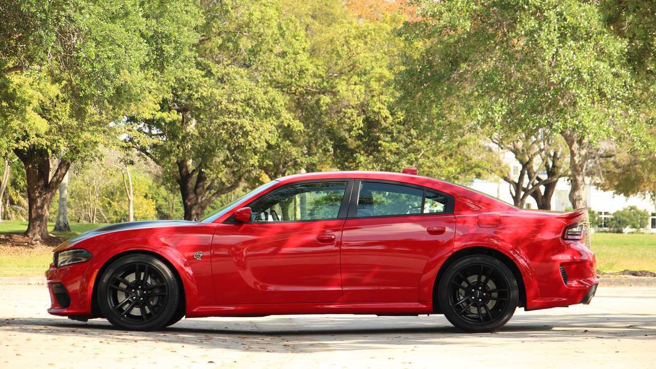 Dodge Charger SRT Hellcat Widebody 2020, la prova di Motor1