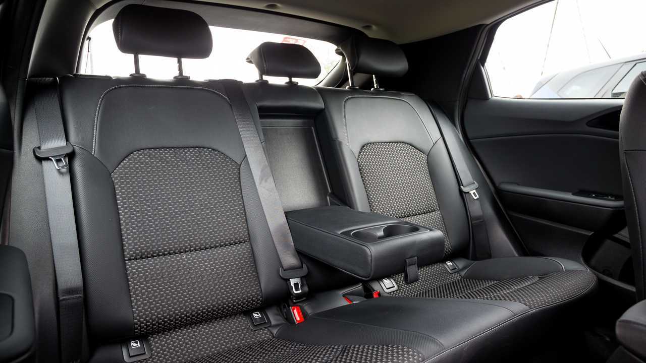 Kia XCeed, Renault Kaptur, Lexus UX