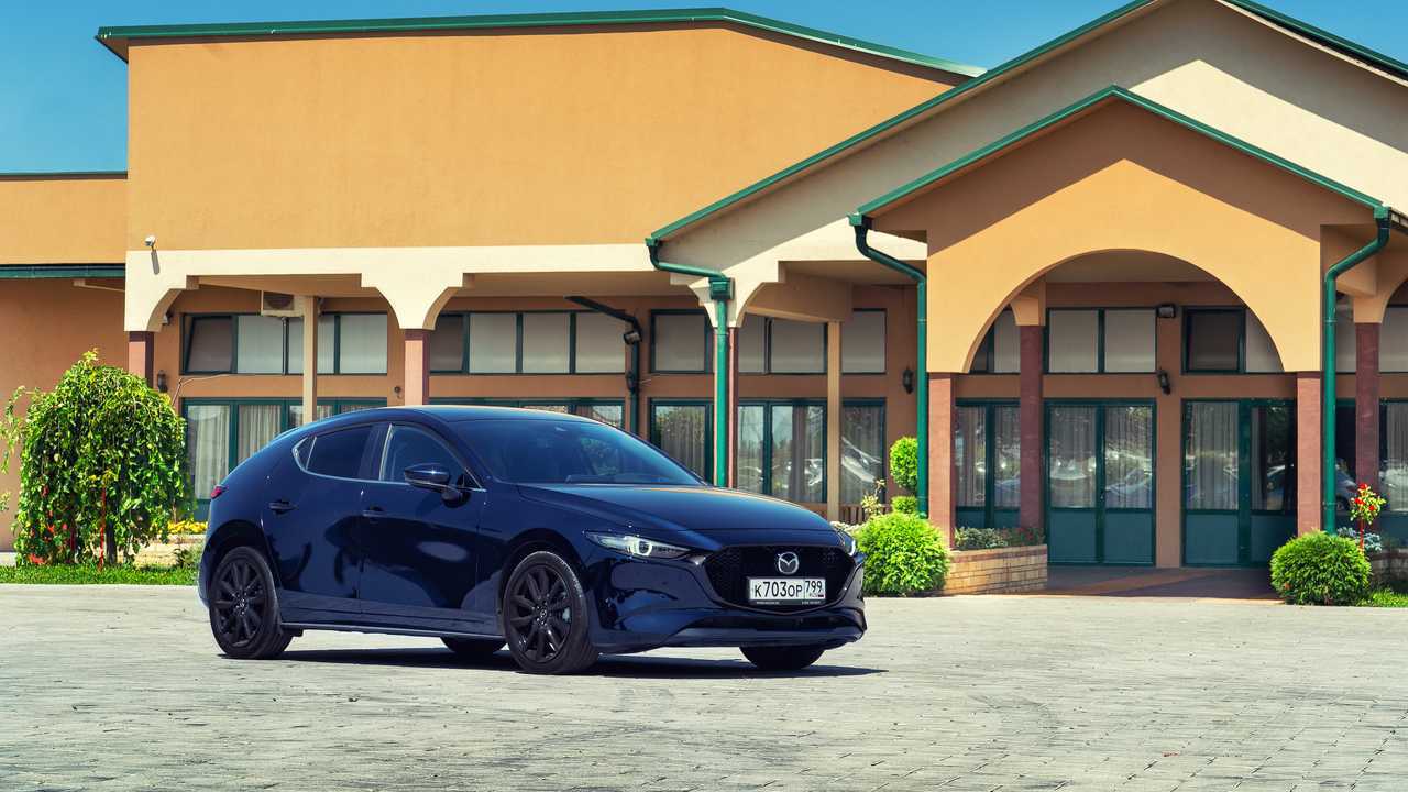 Mazda3 тест-драйв в Сербии