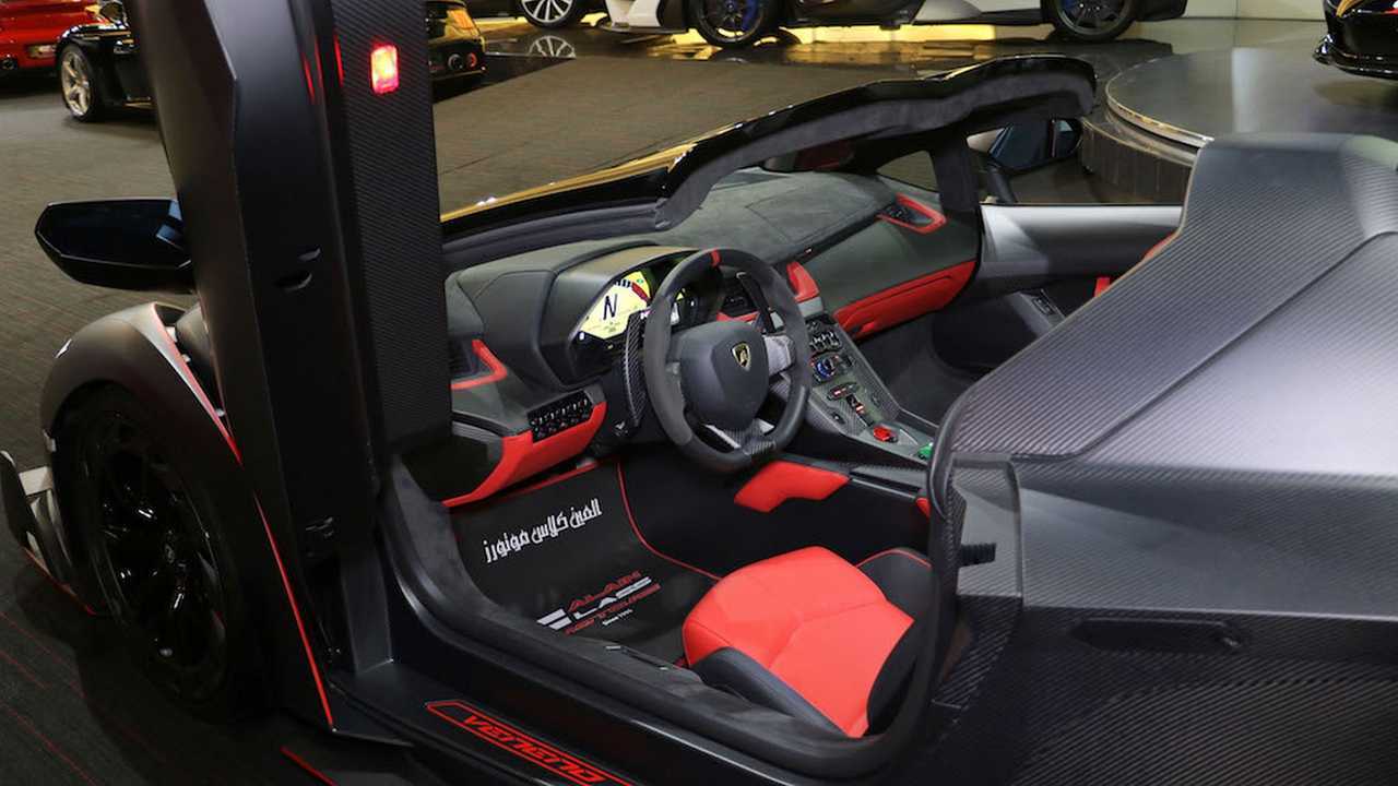 Lamborghini Veneno Roadster en vente