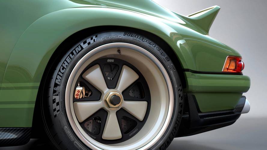 Singer DLS Lightweight Porsche 911 Restoration