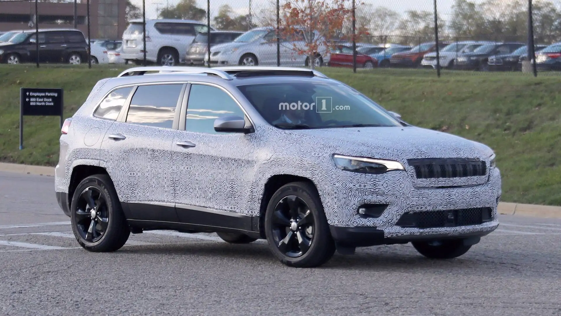 2018-jeep-cherokee-headlights-