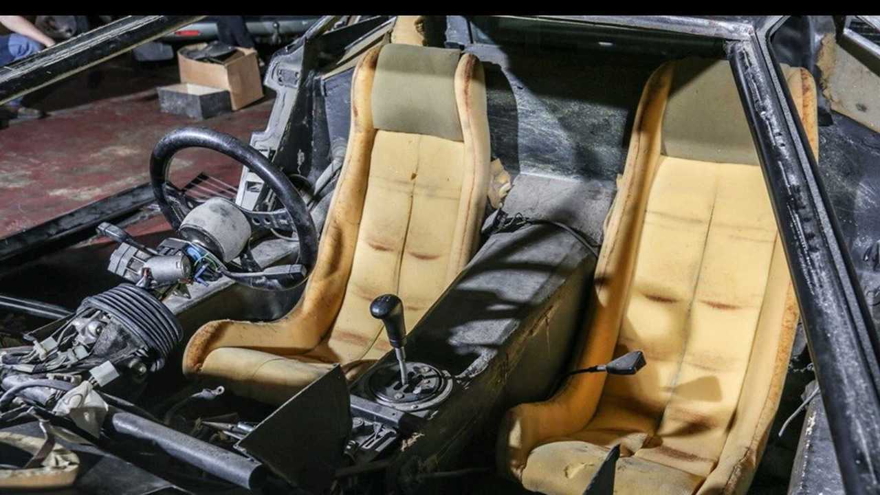 Lamborghini Countach abandonado desde 2008