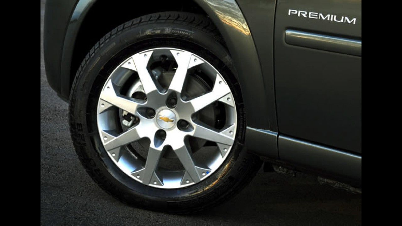Chevrolet Meriva 2011 - Versão Premium ganha rodas esportivas e som integrado