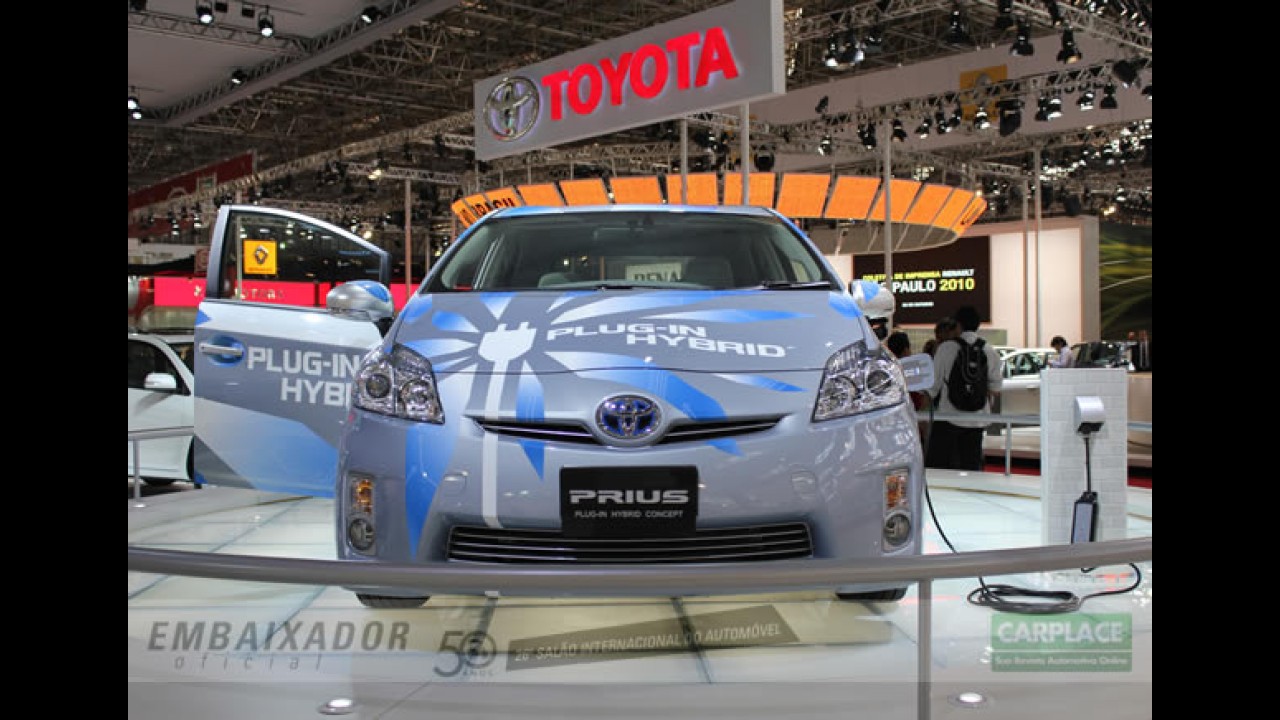 Toyota mostra o Prius Plug-in Hybrid no Salão do Automóvel de São Paulo
