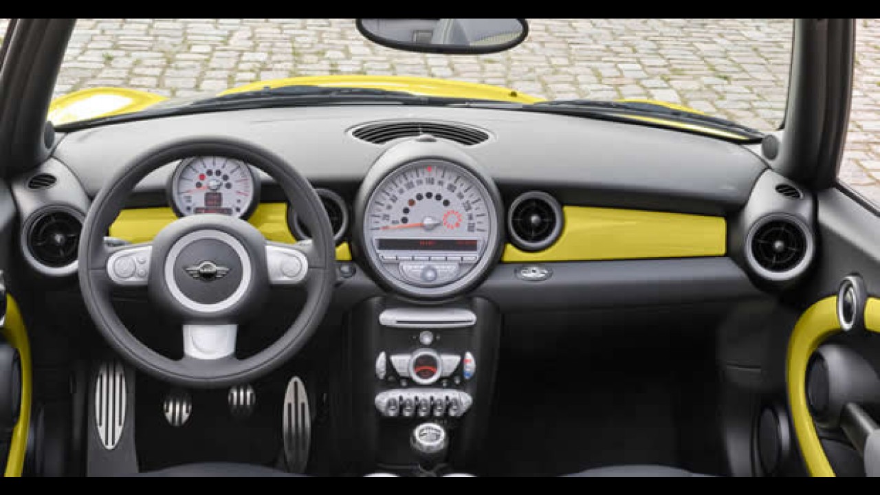 MINI Cooper S Cabrio com motor 1.6 16V turbo de 175 cv chega semana que vem no Brasil