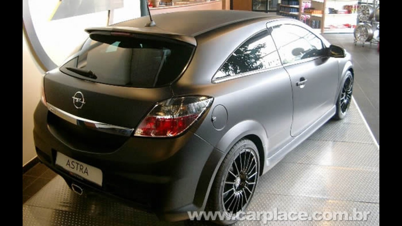 Europa: Opel Astra OPC Limited Edition Black