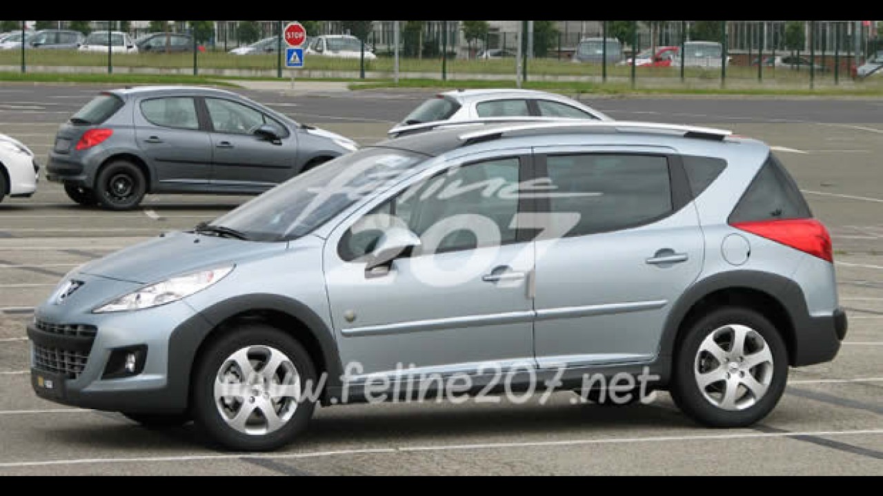 Na Europa: Peugeot 207 SW Outdoor atualizado é flagrado sem disfarces
