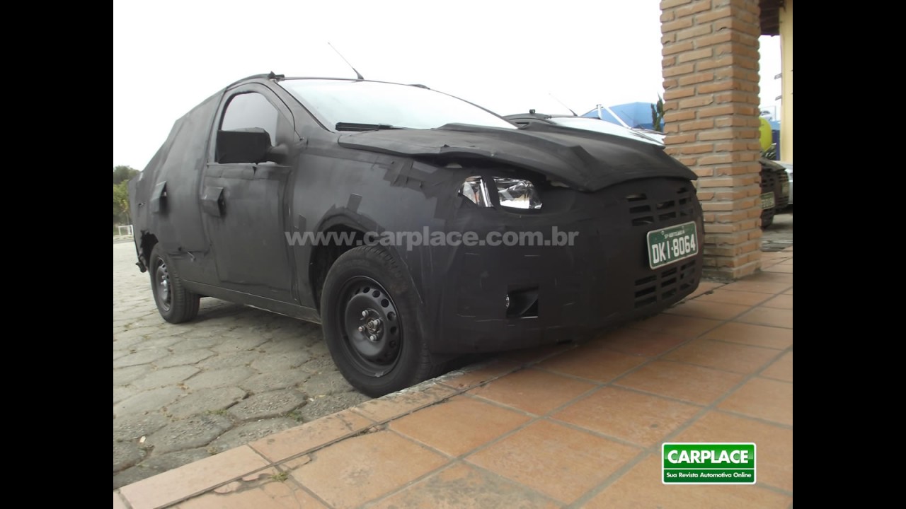 Novo Fiat Siena: Leitor flagra novo sedan camuflado - Veja fotos também do interior
