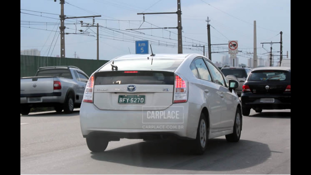 Flagras: Toyota Prius segue em testes no Brasil