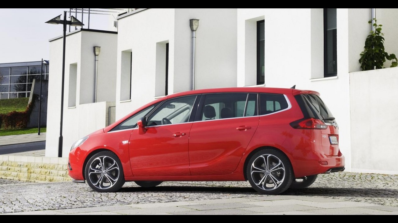 Opel Zafira Tourer BiTurbo é a van compacta de sete lugares a diesel mais rápida do mundo