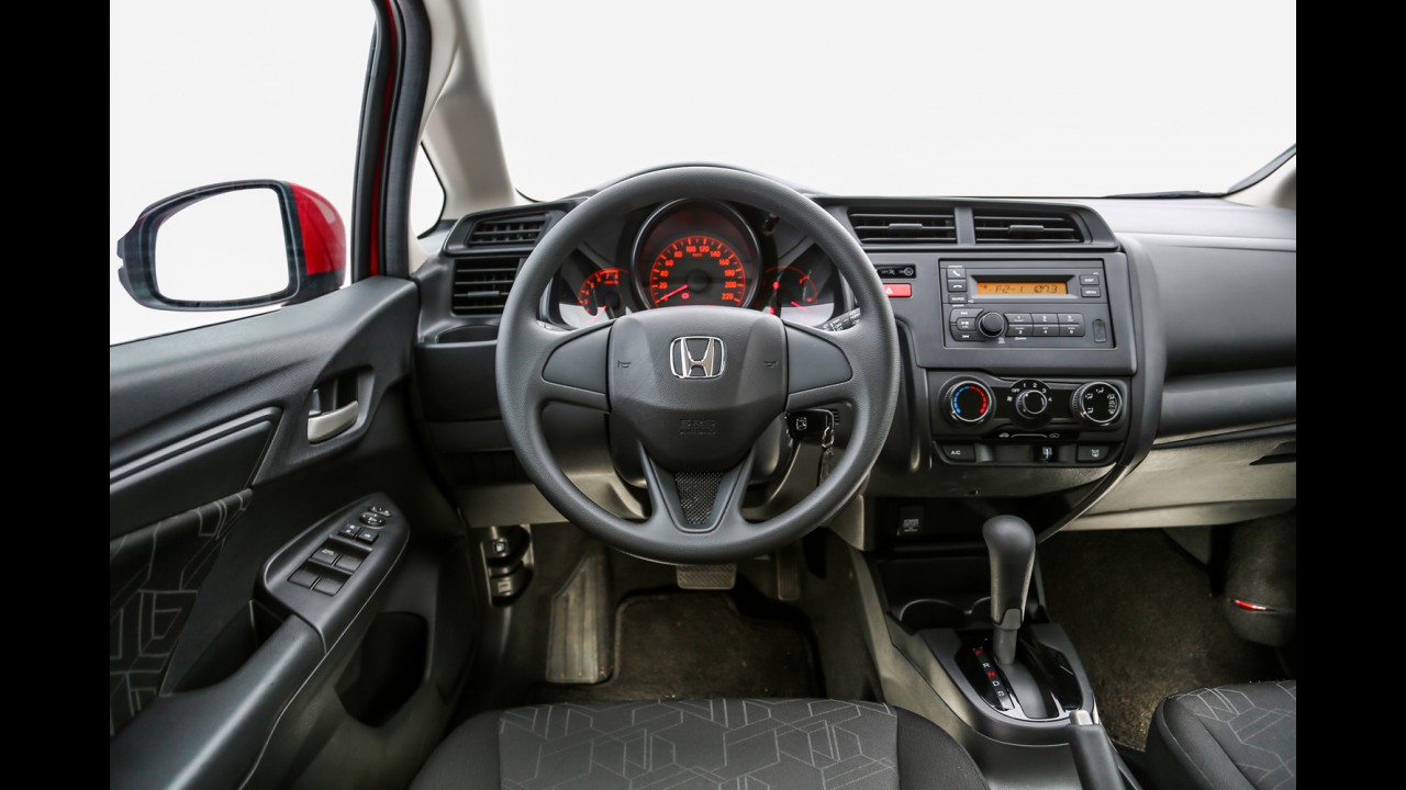 Garagem CARPLACE#2: no dia-a-dia, Fit LX é confortável e impecável ao volante