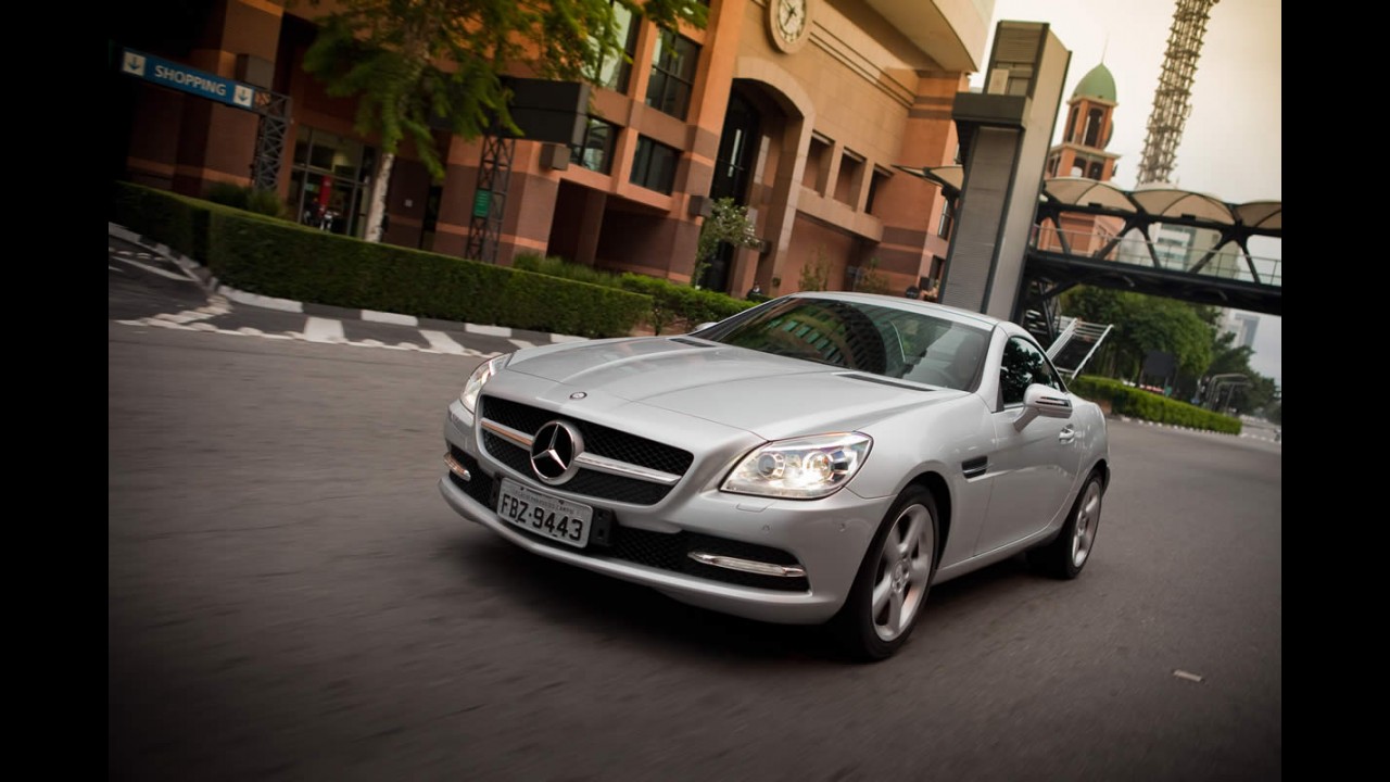 Mercedes lança o SLK 250 no Brasil por R$ 249.900 - Roadster acelera de 0 a 100 km/h em 6,6 segundos