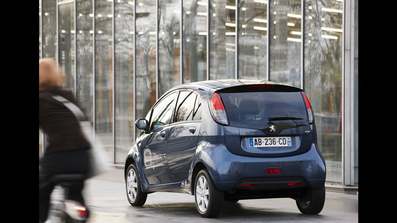 Peugeot mostra o iOn 2011 - O elétrico que tem custo de rodagem de R$ 0,04 por Km