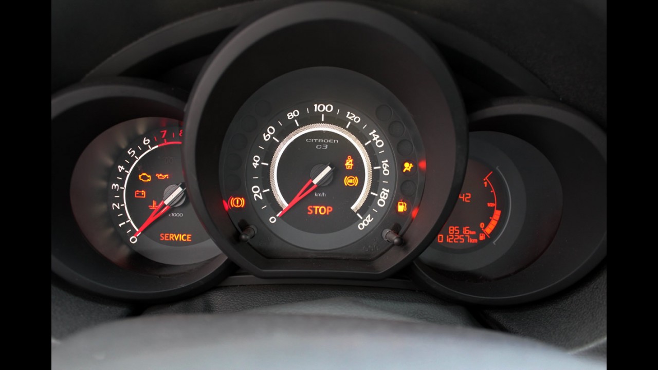 Garagem CARPLACE: Acabamento interno e itens de conforto do Citroën AirCross
