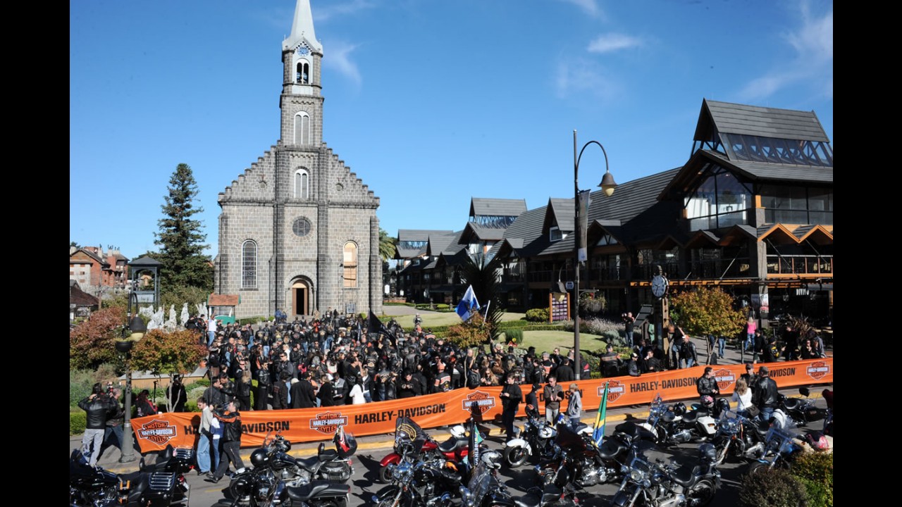Encontro nacional da Harley-Davidson reúne fãs da marca em Gramado (RS)