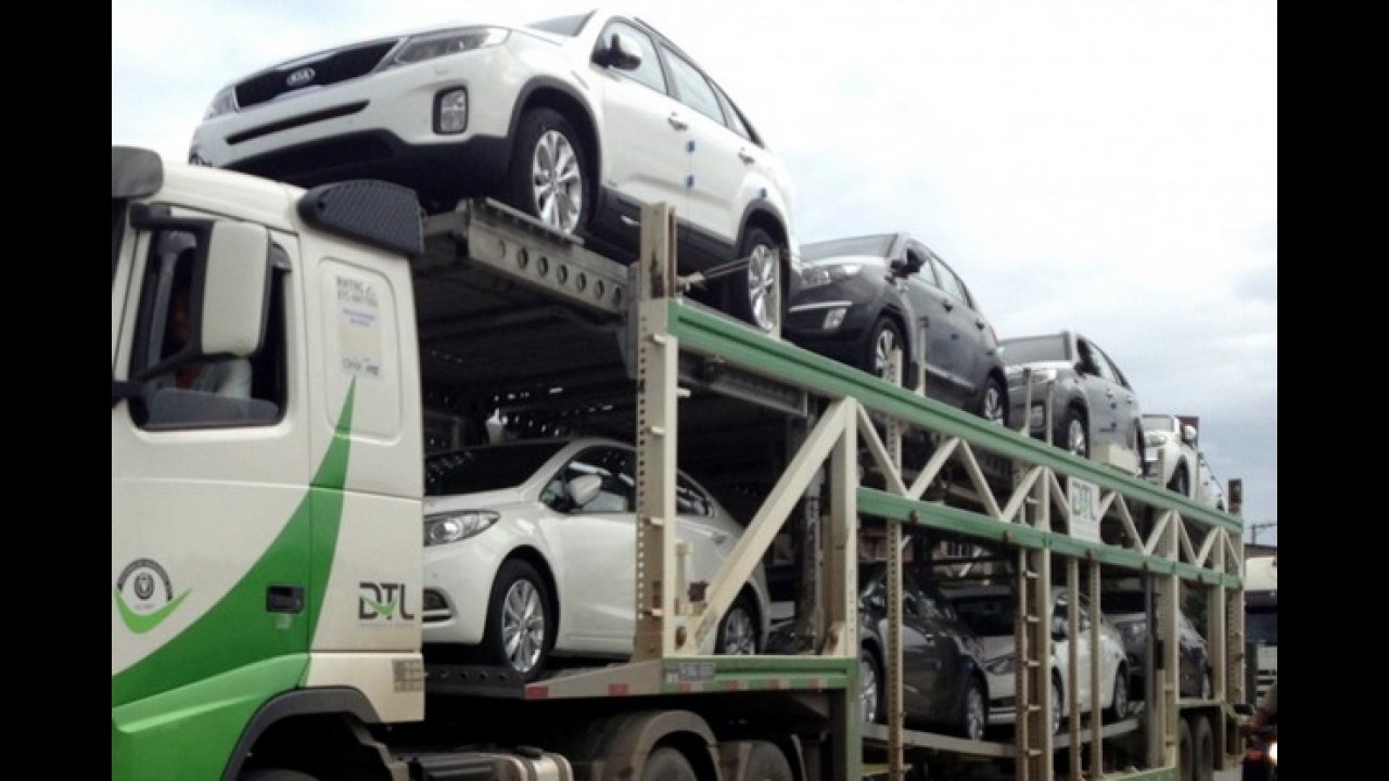 Novos Kia Cerato e Sorento começam a chegar às concessionárias