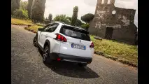 Peugeot 2008, la prova dell'Apple CarPlay