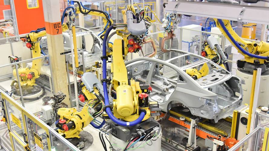 Volkswagen Virtus começa a ser produzido